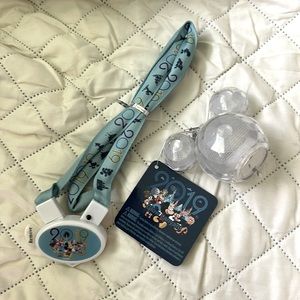 Disney 2019 Mickey Ears Glowing Light up Necklace Lanyard